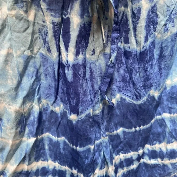 Tie Dye Blue and White Shorts with pocket- S - Picture 7 of 9